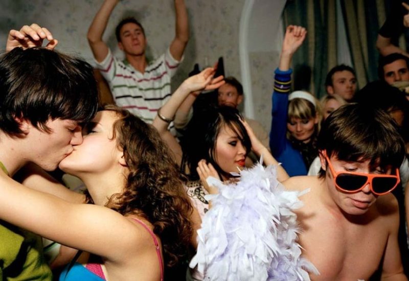 Sexo entre Adolescentes: El Barebacking o fiestas con premio