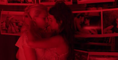 El beso lésbico entre Scarlett Johansson y Penélope Cruz