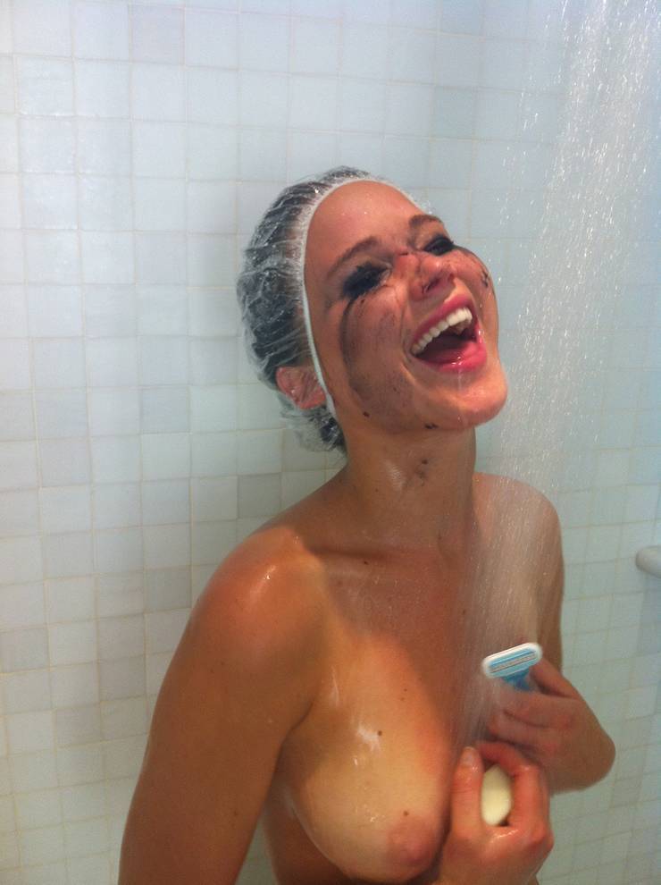 Jennifer Lawrence ducha