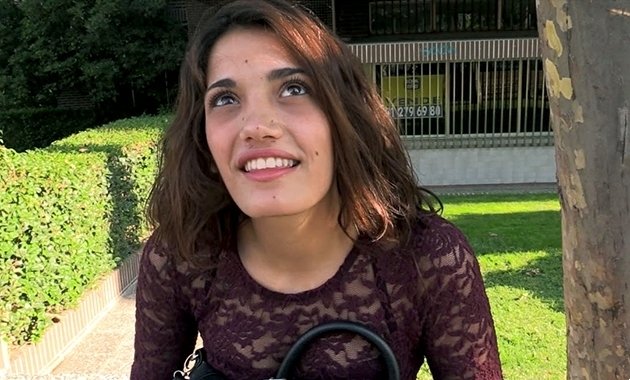 Carlota Teen pillada por la calle Vídeos porno Erotismo Sexu