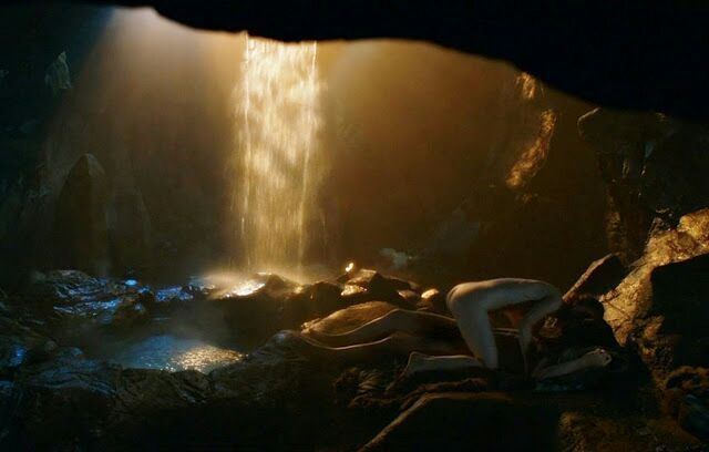 Sexo en una cueva entre Jon Nieve y Ygritte