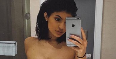 Kylie Jenner selfie desnuda
