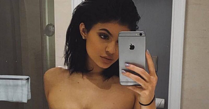 Kylie Jenner selfie desnuda