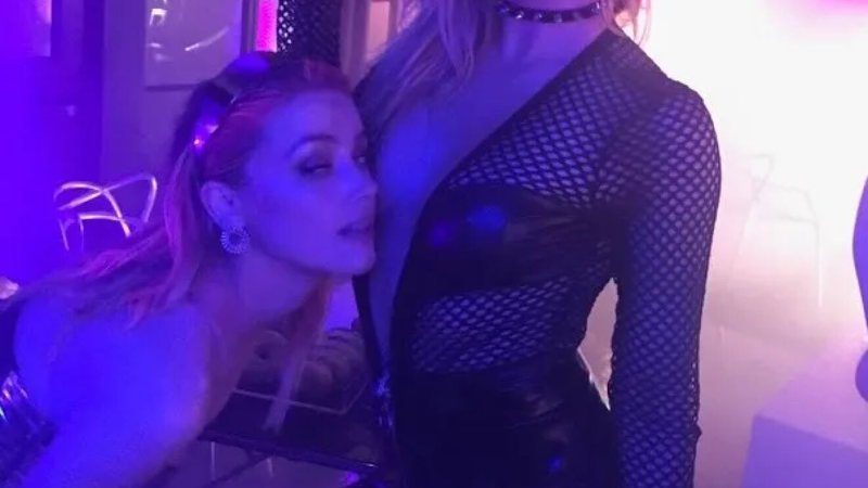 Amber Heard: Fiestas de sexo y prostitución
